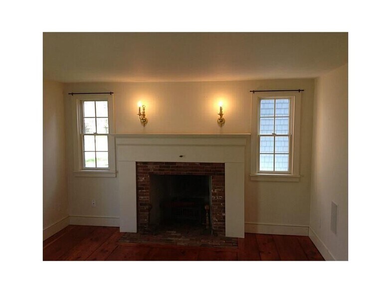 Building Photo - 57 Dewolf Ave