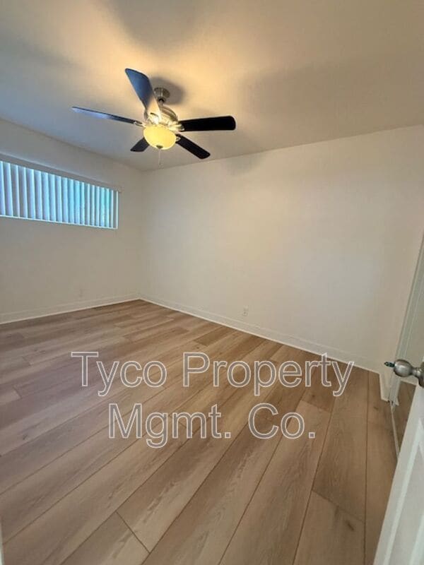 Building Photo - 980 Ebony Ave