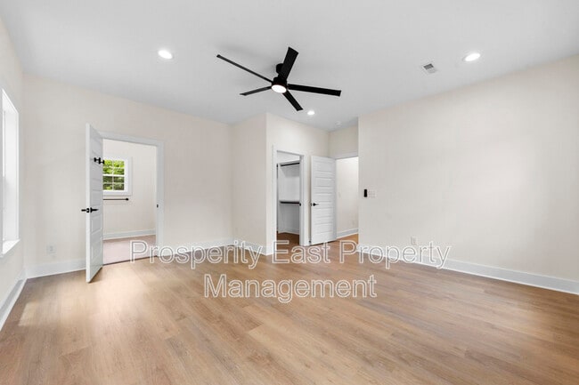Building Photo - 3420 Tappan Pl