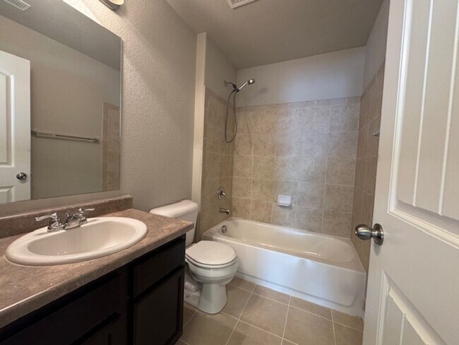 Building Photo - Nearly New 3-Bedroom Home in Beautiful Mon...