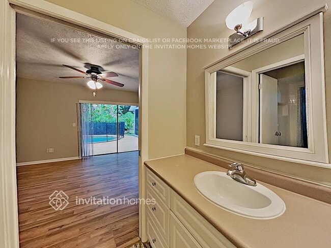 Building Photo - 13907 Hayward Pl