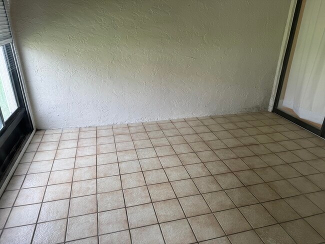 Building Photo - 3242 Perimeter W Dr