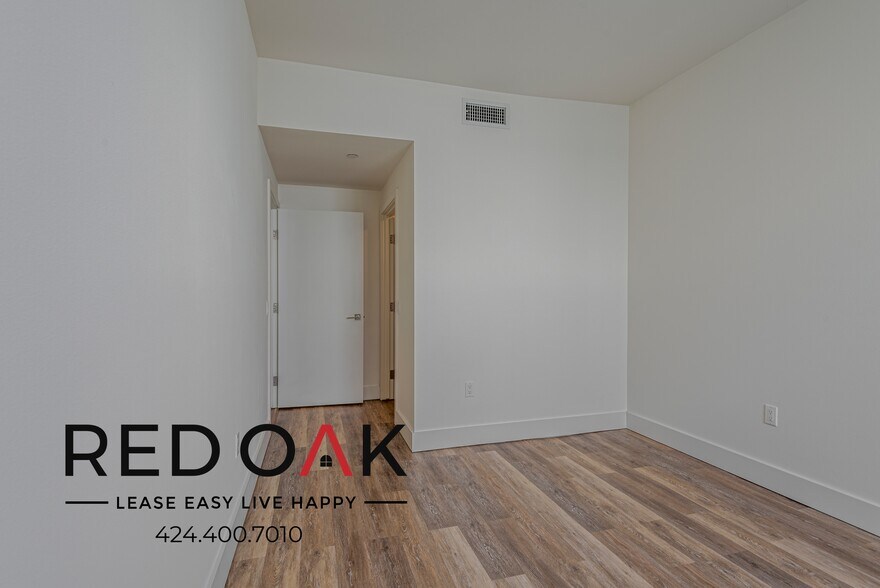 Building Photo - 5727 La Mirada Ave