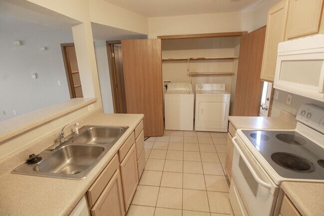 Building Photo - 1516-1518 Citadel Dr.