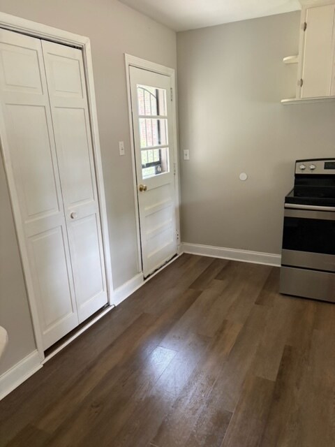 Building Photo - 3539 Honeysuckle Rd