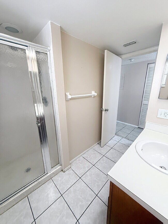 Building Photo - 217 Woodlake Wynde, Oldsmar, FL 34677