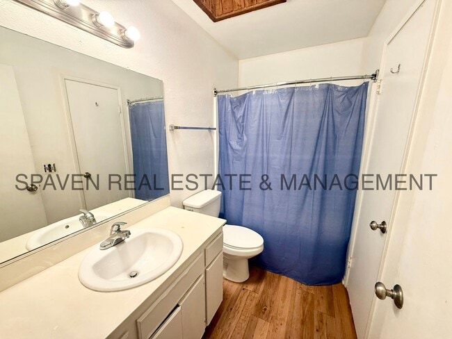 Building Photo - Cul-de-sac home