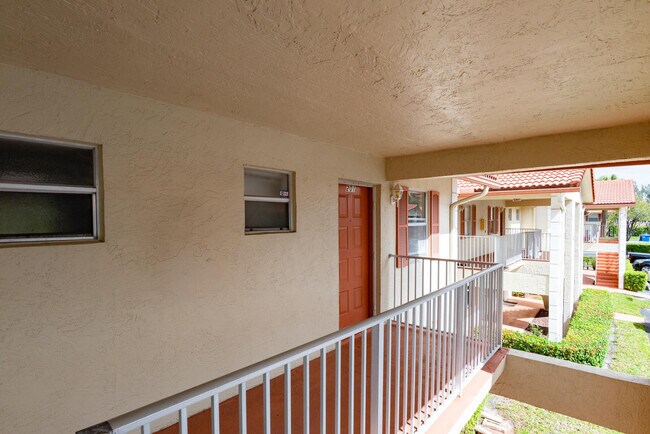 Building Photo - 3031 Holiday Springs Blvd