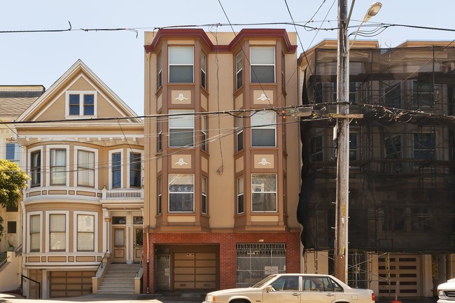 Building Photo - 565 Page St