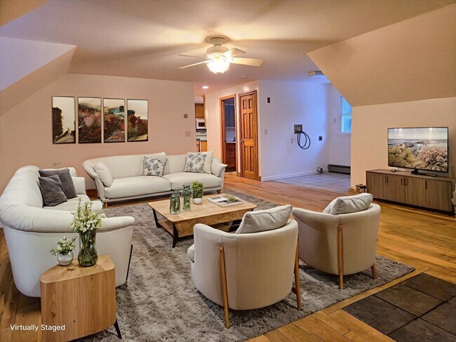 Primary Photo - 17 Diamond Hill Rd