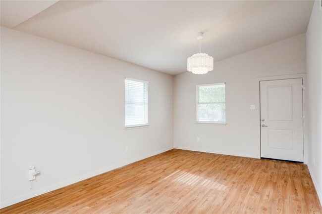 Building Photo - 8110 Willet Trail
