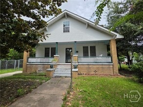 Building Photo - 105 Forrest Ave
