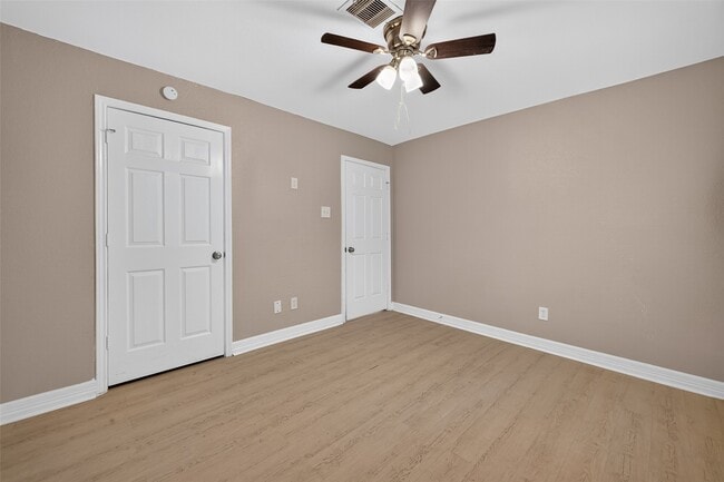 Building Photo - 5714 Southwind St