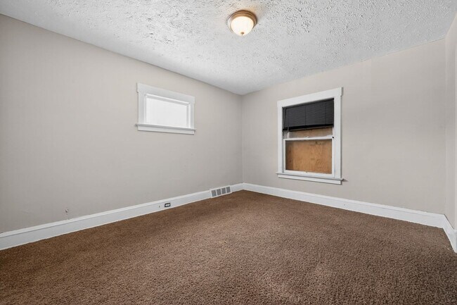 Building Photo - Charming 3BR House in Cleveland