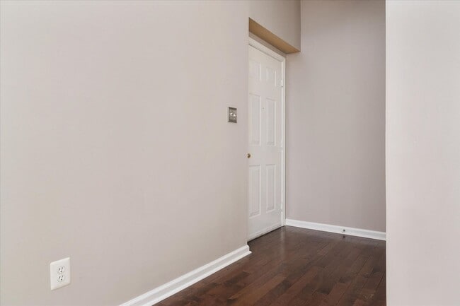 Building Photo - Piney Orchard Condo