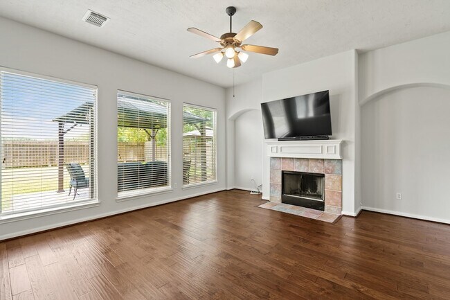 Building Photo - 4030 Chestnut Bend