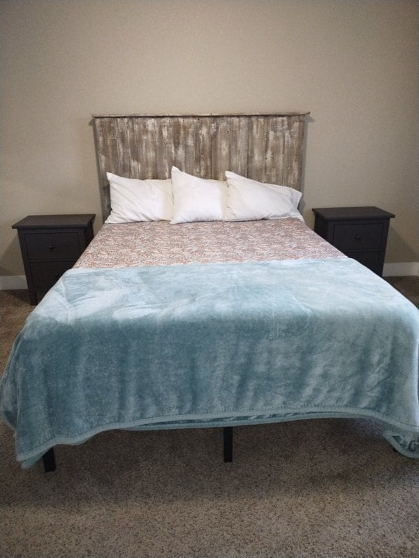 Building Photo - 208 Custer Ave