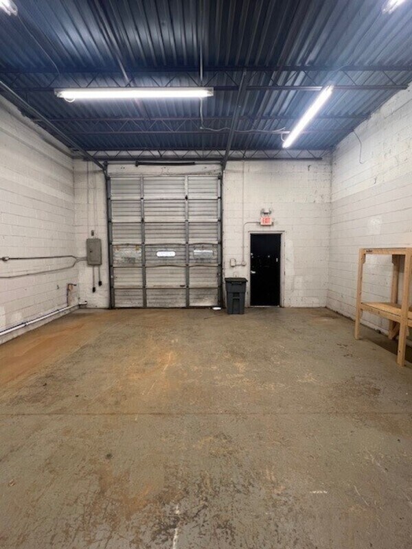 Building Photo - 6010 McDaniel Ln
