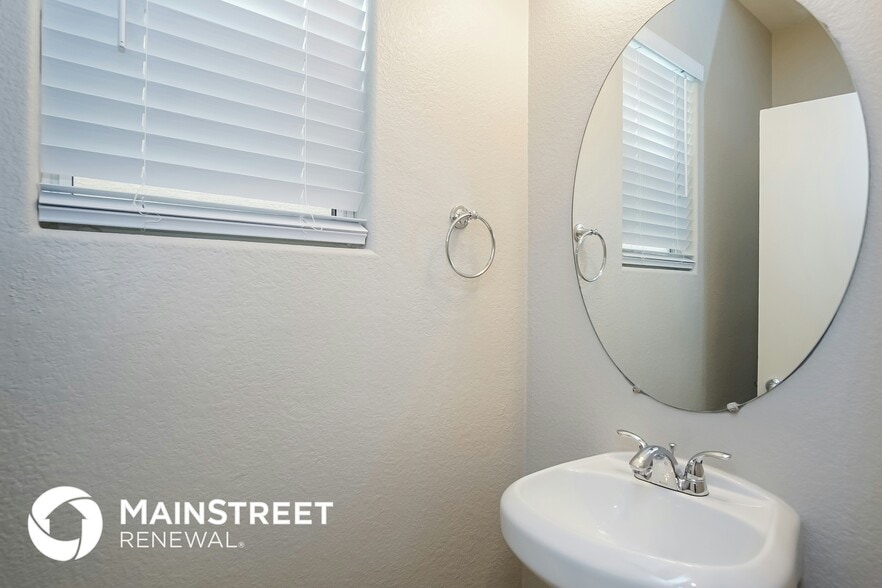 Building Photo - 4052 Oliver Sagebrush Dr