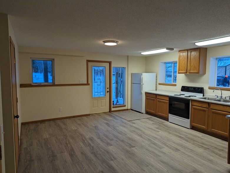 Building Photo - 521 1st St