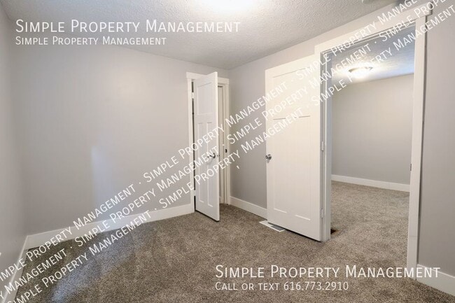 Building Photo - 920 Fourth St. NW --1