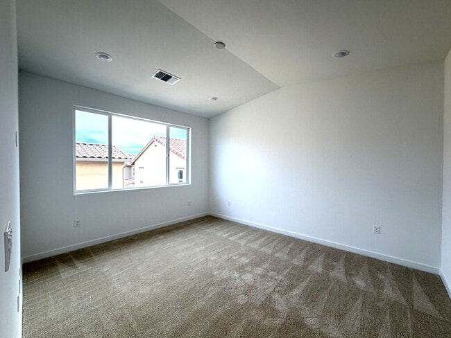 Building Photo - Brand New Construction in River Terrace Development!