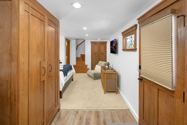 Building Photo - 1072 Johnson Ave