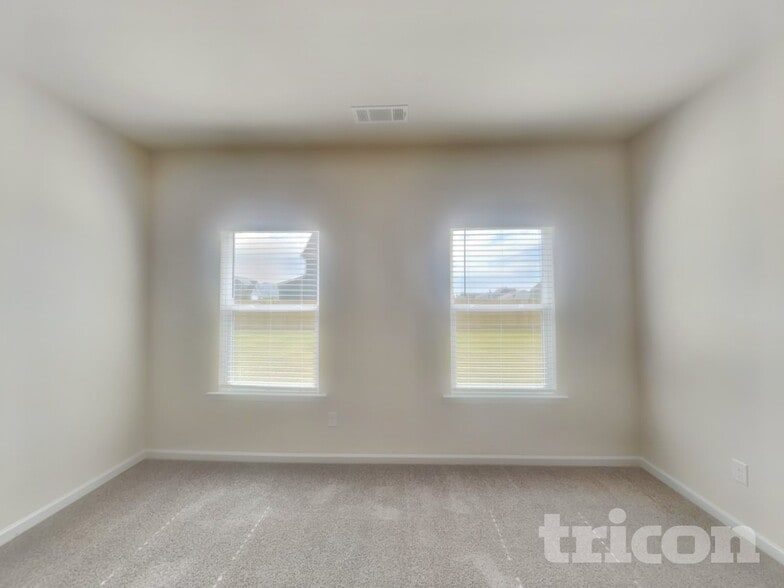 Building Photo - 307 Oliver Dr
