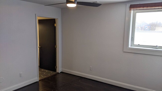 Building Photo - 1 Bedroom Apartment off Dayton Boulevard i...