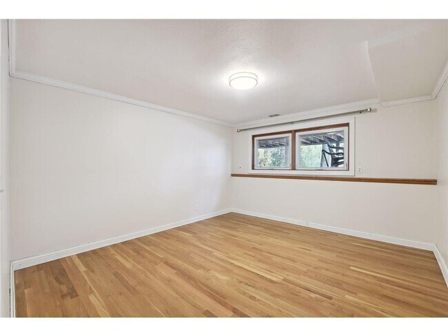 Building Photo - 5207 Doncaster Way