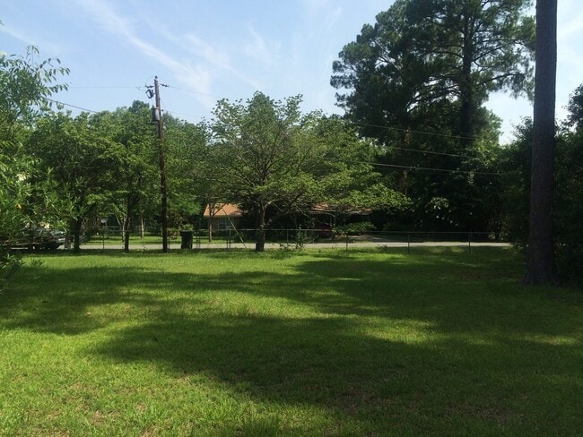 Building Photo - 106 Montgomery Dr