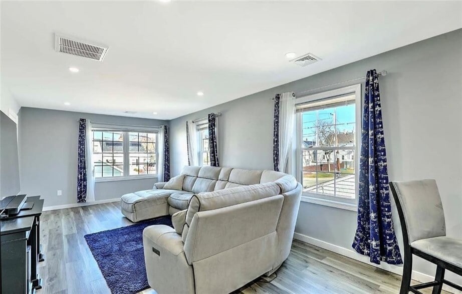 Building Photo - 119 Bowdoin St