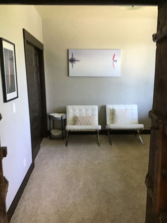 Building Photo - Gorgeous 4 Bedroom Home on Awbrey Butte!