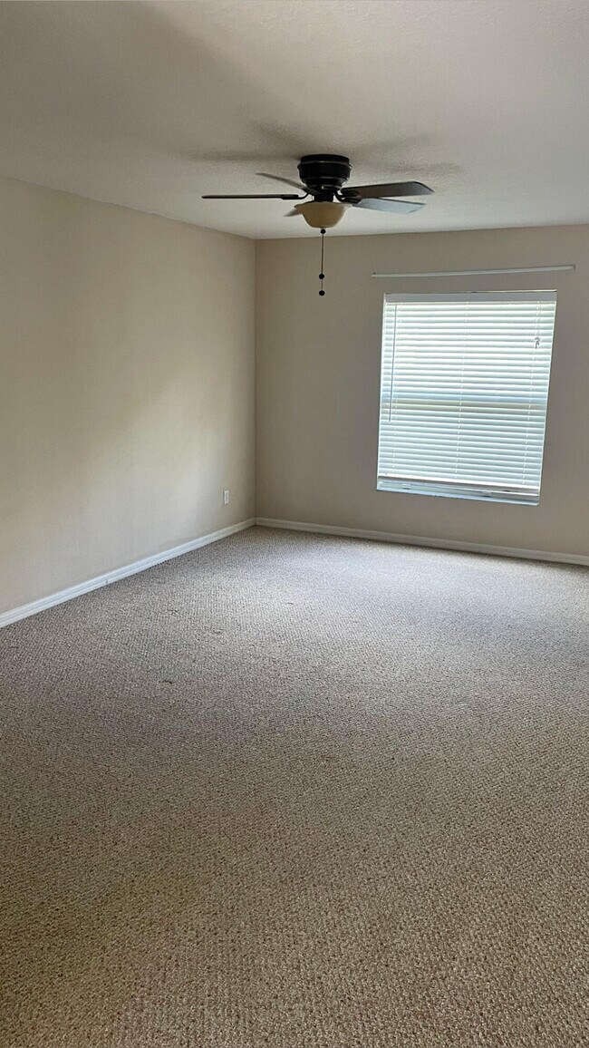 Building Photo - 1625 SW Levato Ave