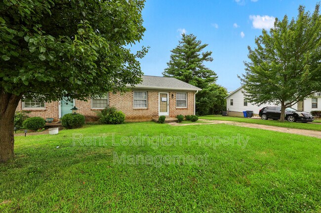 Building Photo - 3215 Aqueduct Dr