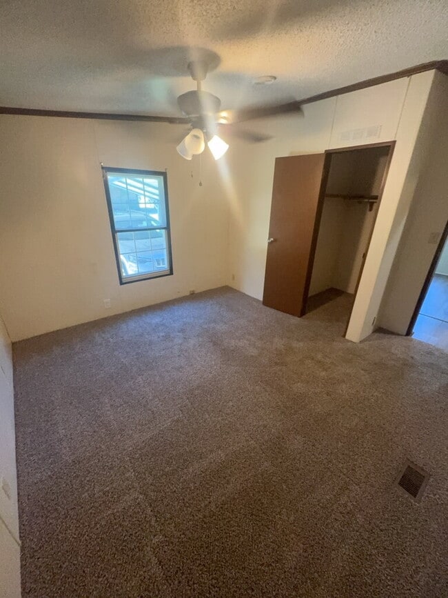 Building Photo - 1557 Catherine Lake Rd