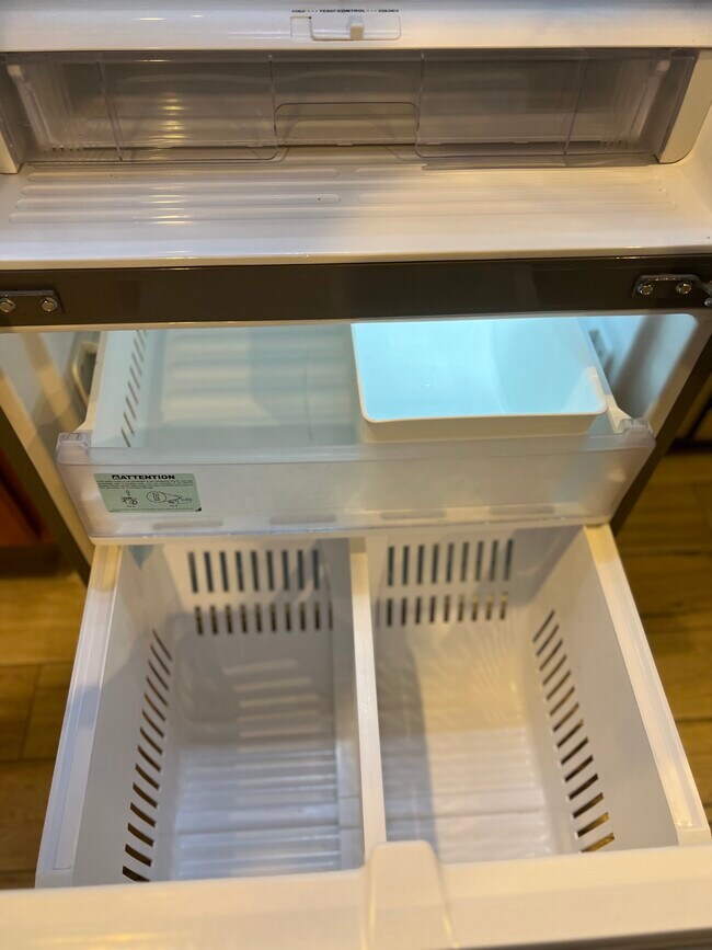 Building Photo - 1525 N Maplewood Ave