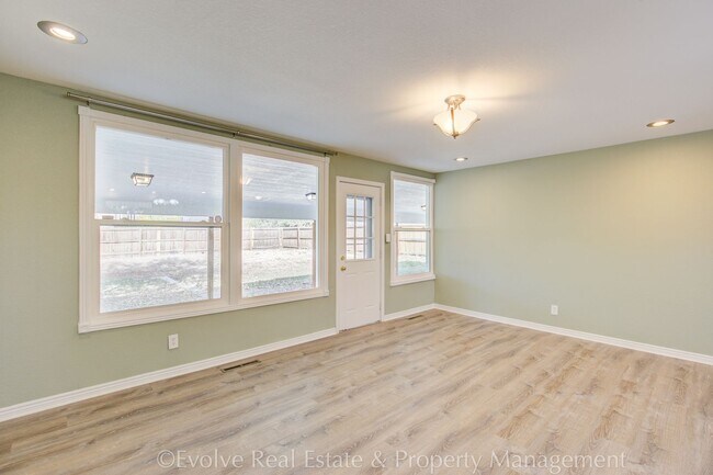 Building Photo - Evolve Real Estate: Charming Ranch Style Retreat In the Heart of Denver, 15 minutes to Downtown D...