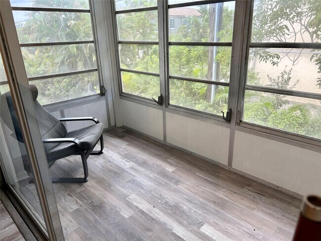 Building Photo - 2151 NE 68th St