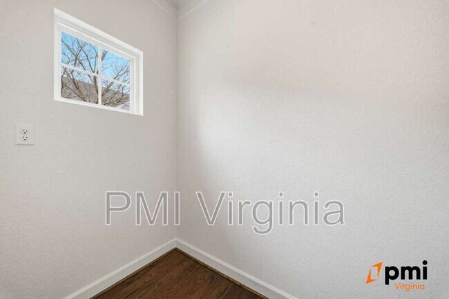 Building Photo - 4304 Cattail Ln