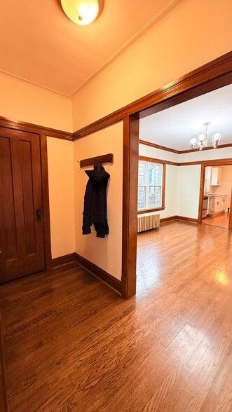 Building Photo - 4847 W Nelson St