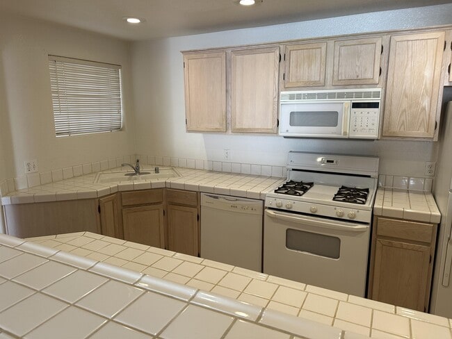 Building Photo - 7400 W Flamingo Rd