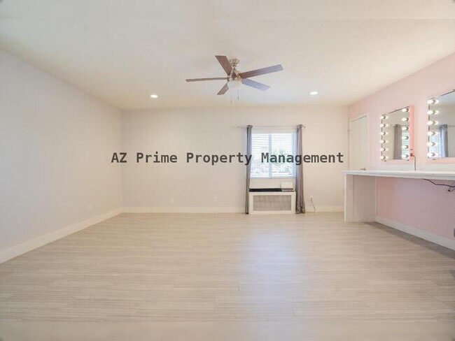 Building Photo - 8139 E Osborn Rd