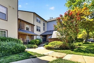 Building Photo - 3252 Cypress Ct