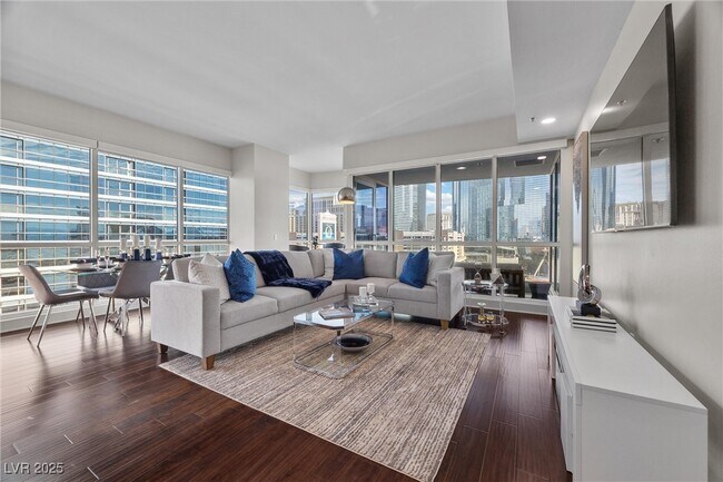 Building Photo - 4525 Dean Martin Dr