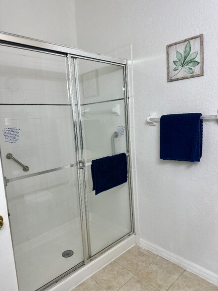 Building Photo - 1002 Gran Bahama Blvd
