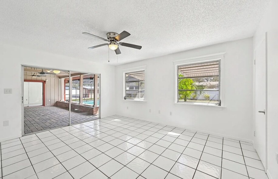 Building Photo - 1550 Dorchester St