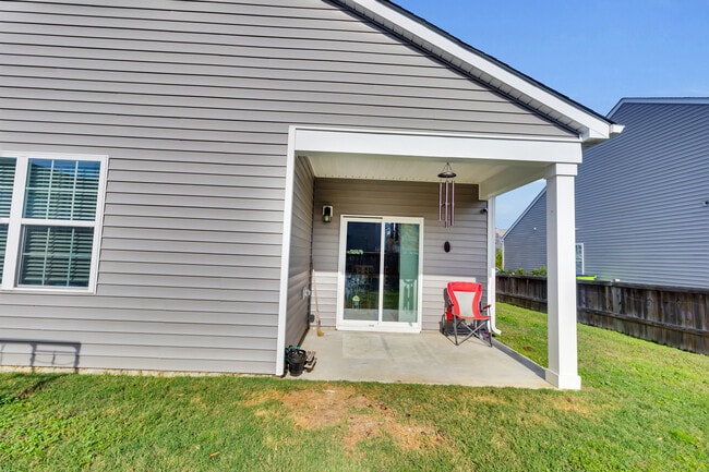 Building Photo - 402 Isabelle St