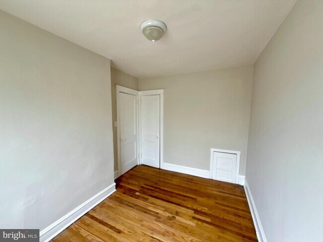 Building Photo - 3208 W Willard St