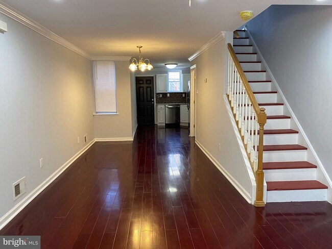 Primary Photo - 1523 S Opal St